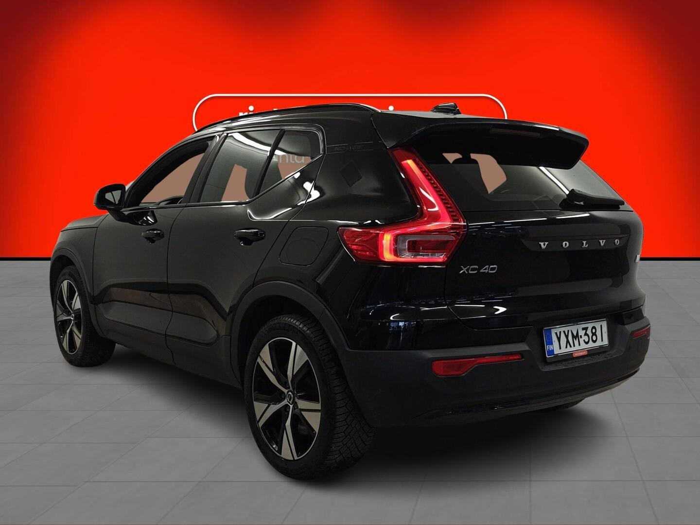 VOLVO XC40 2021