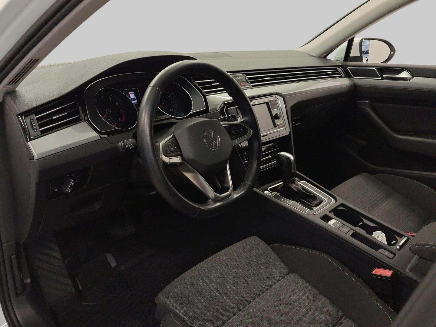 VOLKSWAGEN Passat 2021