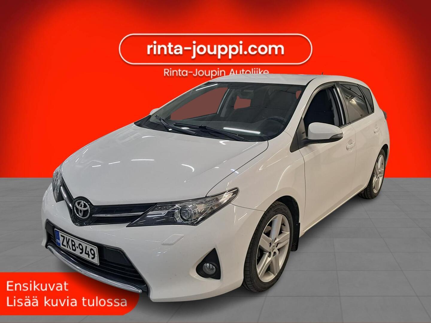 TOYOTA Auris 2013
