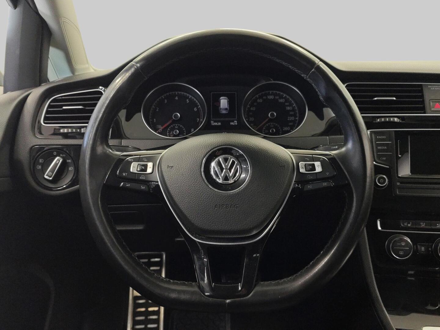 VOLKSWAGEN GOLF 2017