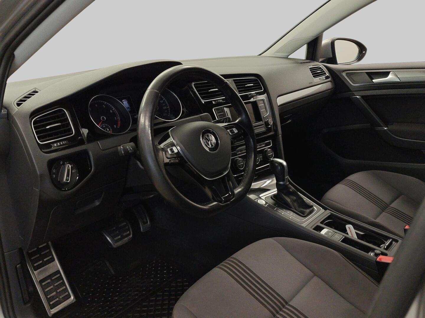 VOLKSWAGEN GOLF 2017