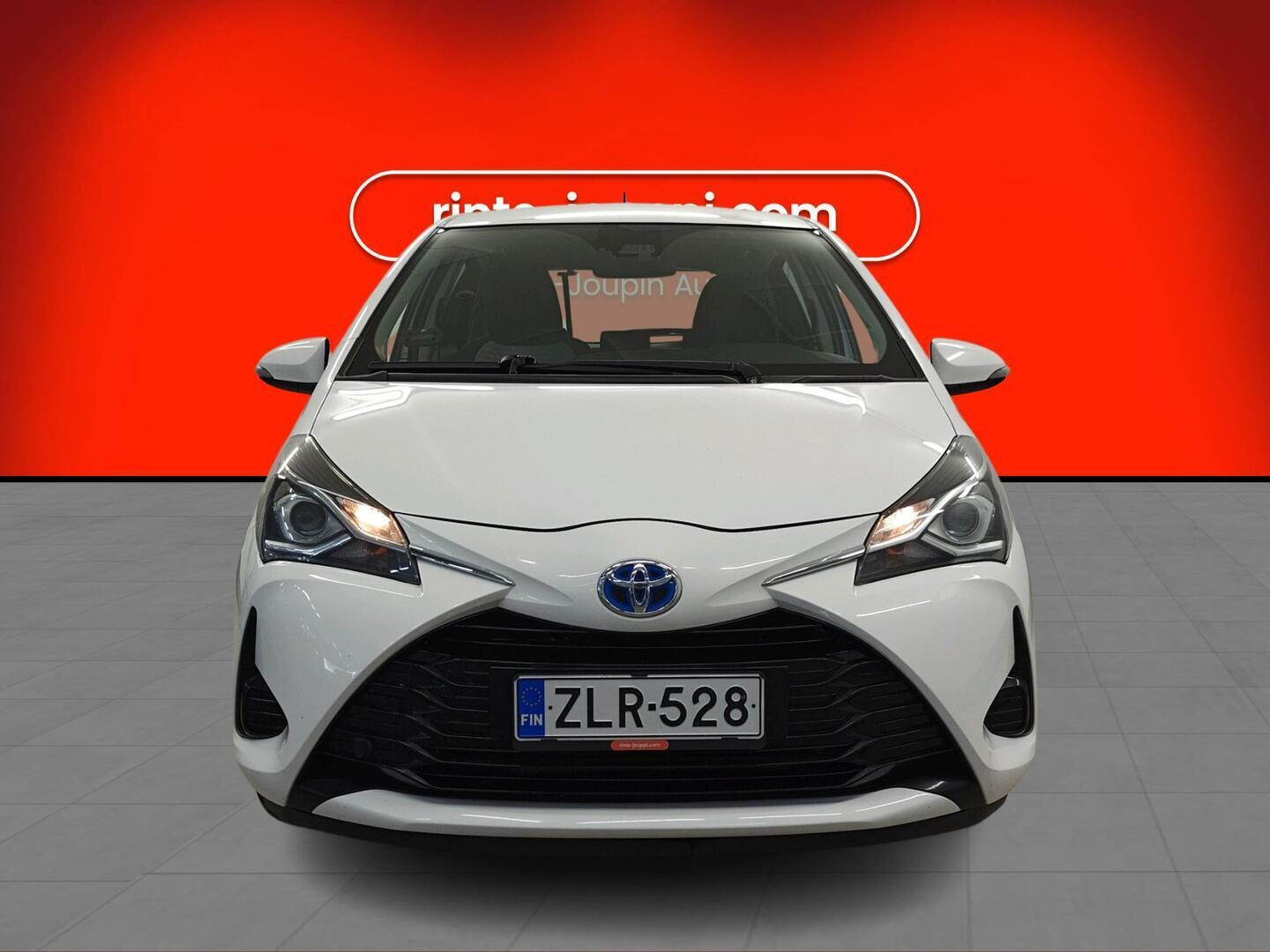TOYOTA Yaris 2017