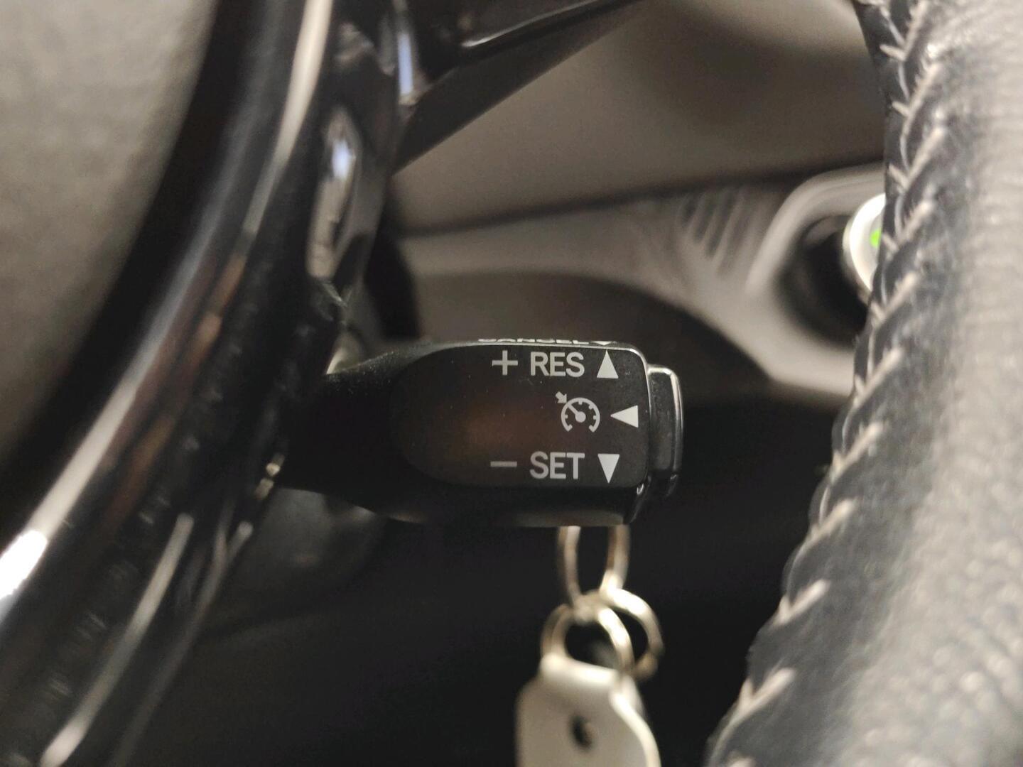 TOYOTA Yaris 2017