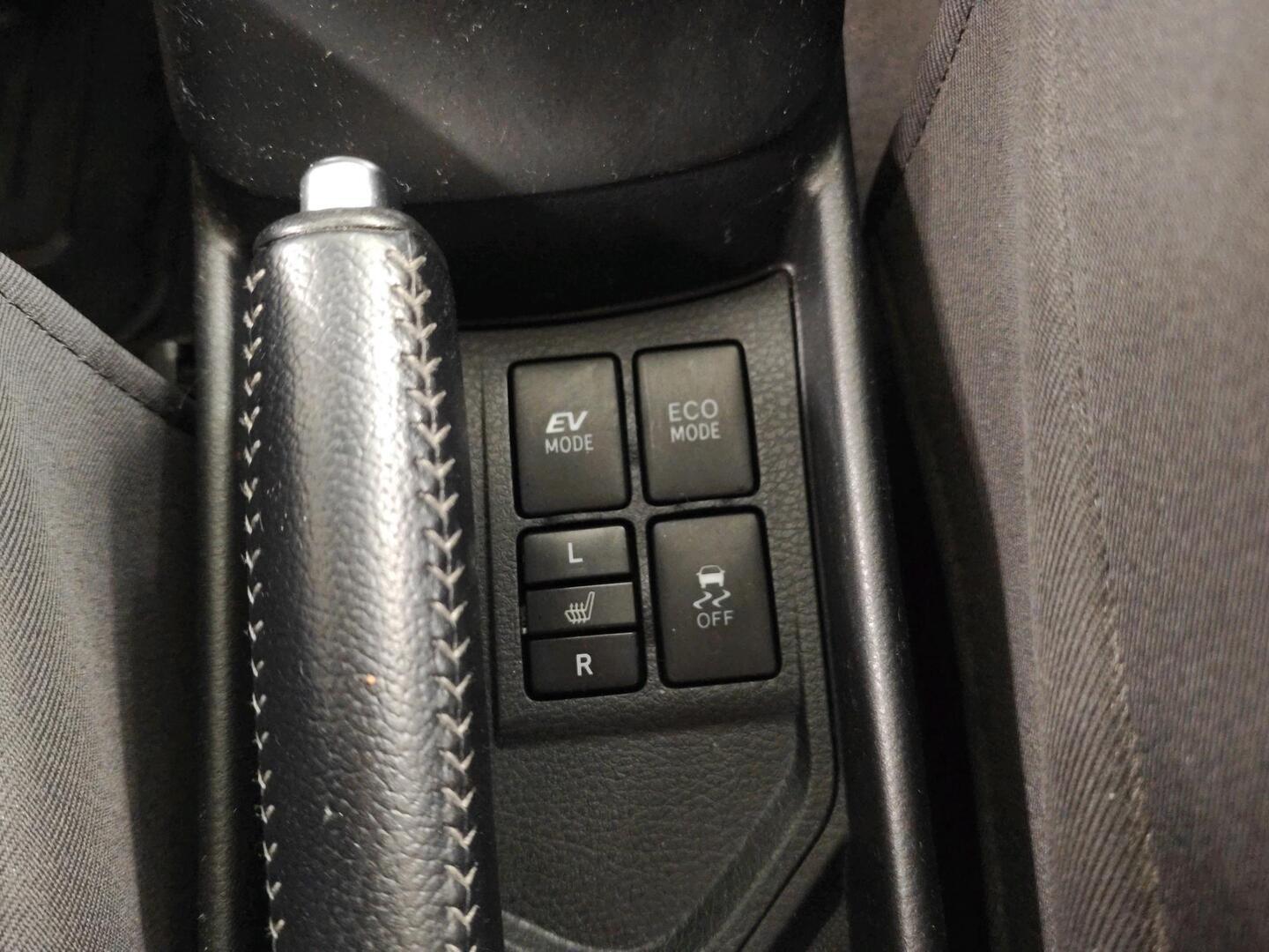 TOYOTA Yaris 2017