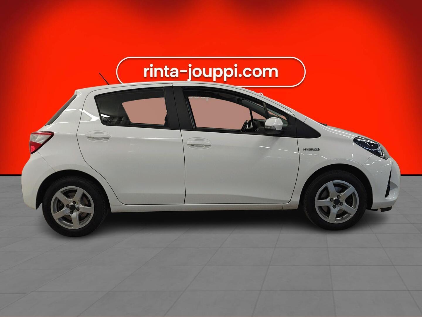TOYOTA Yaris 2017