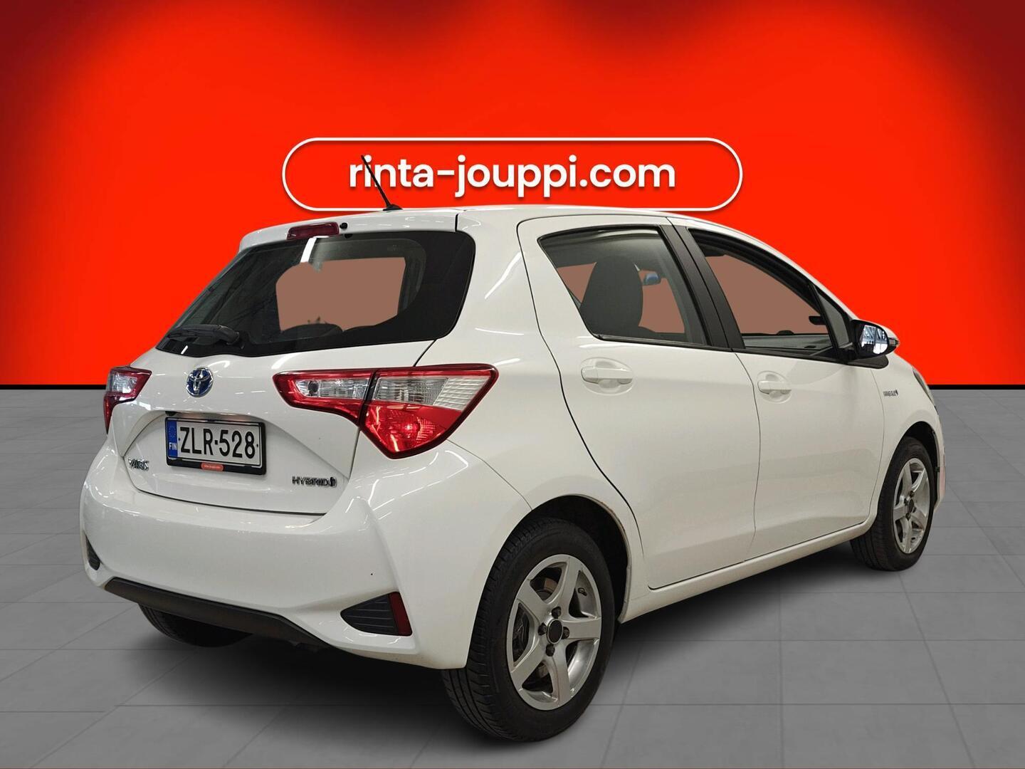 TOYOTA Yaris 2017