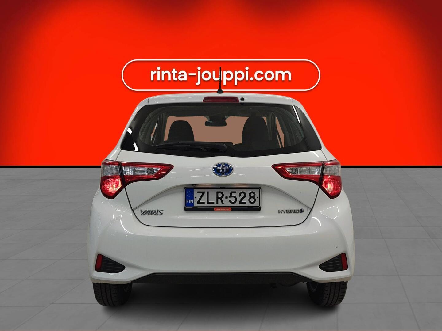 TOYOTA Yaris 2017