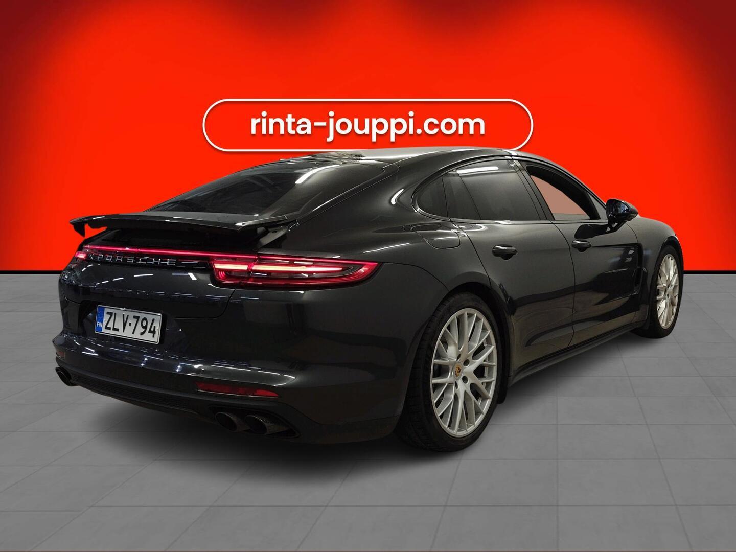 PORSCHE Panamera 2018