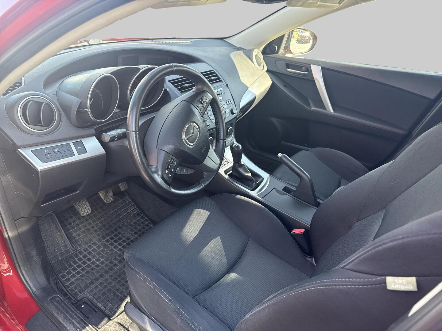 MAZDA 3 2012