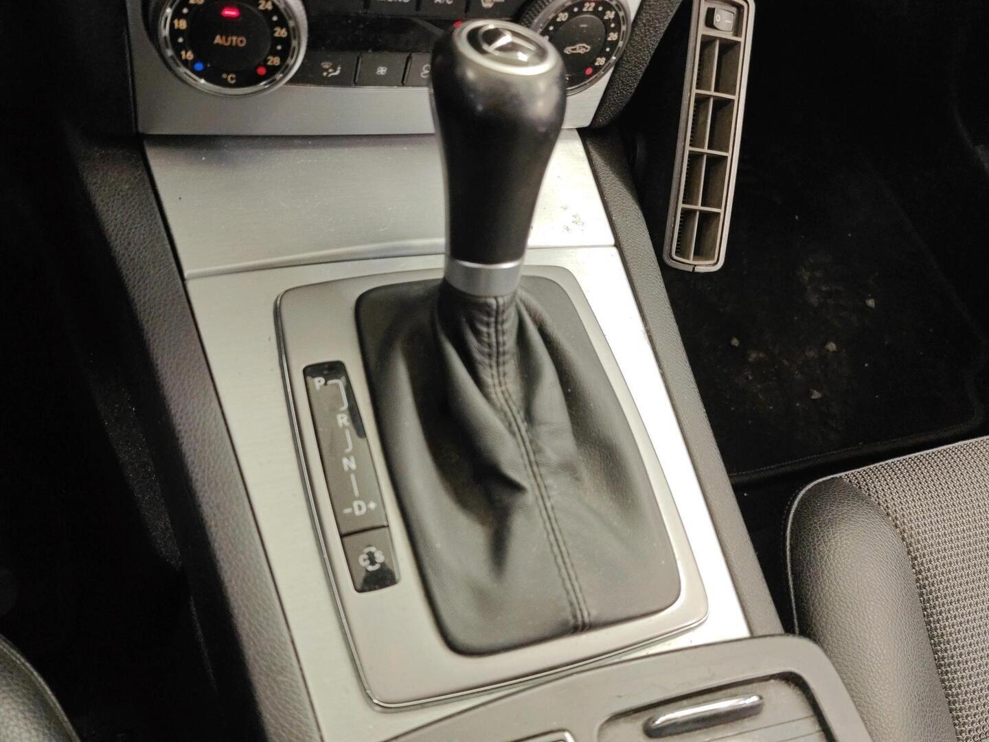 MERCEDES-BENZ C 2009