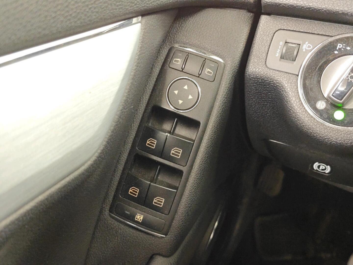 MERCEDES-BENZ C 2009