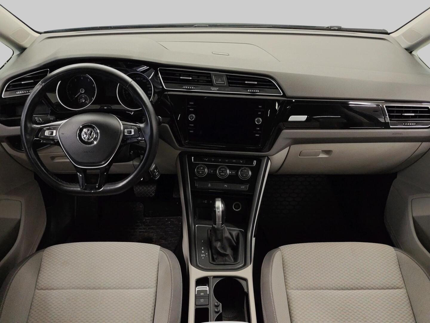 VOLKSWAGEN Touran 2018