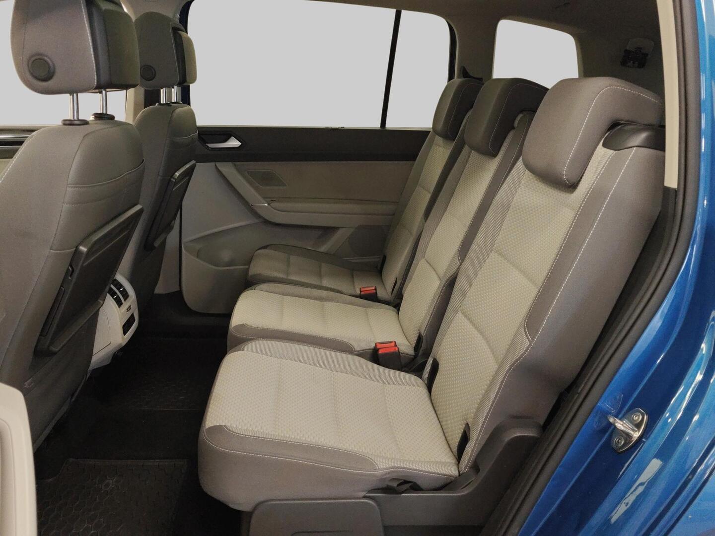 VOLKSWAGEN Touran 2018