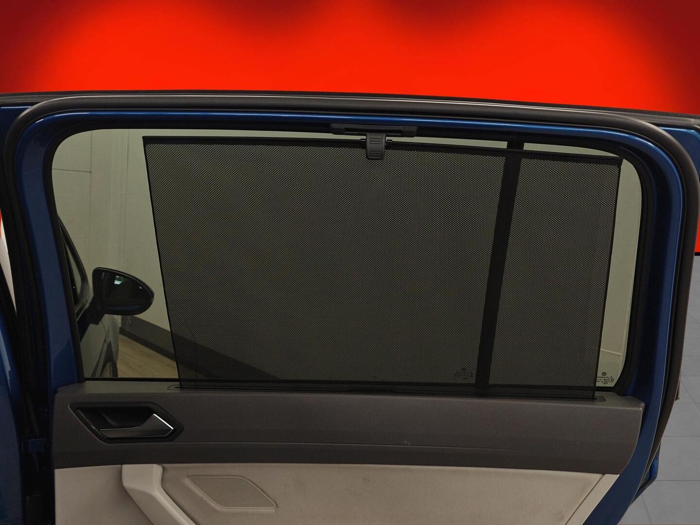 VOLKSWAGEN Touran 2018