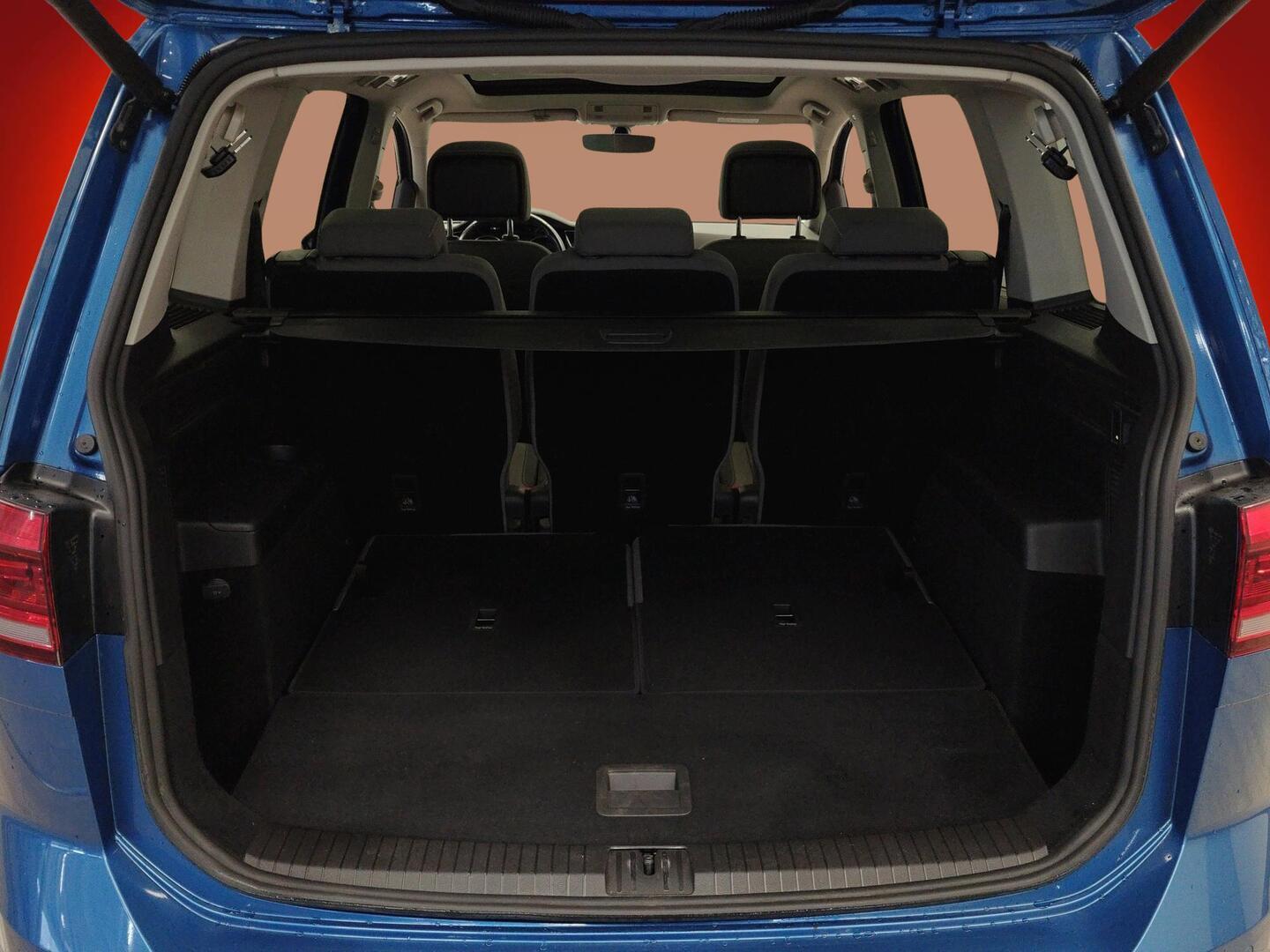 VOLKSWAGEN Touran 2018