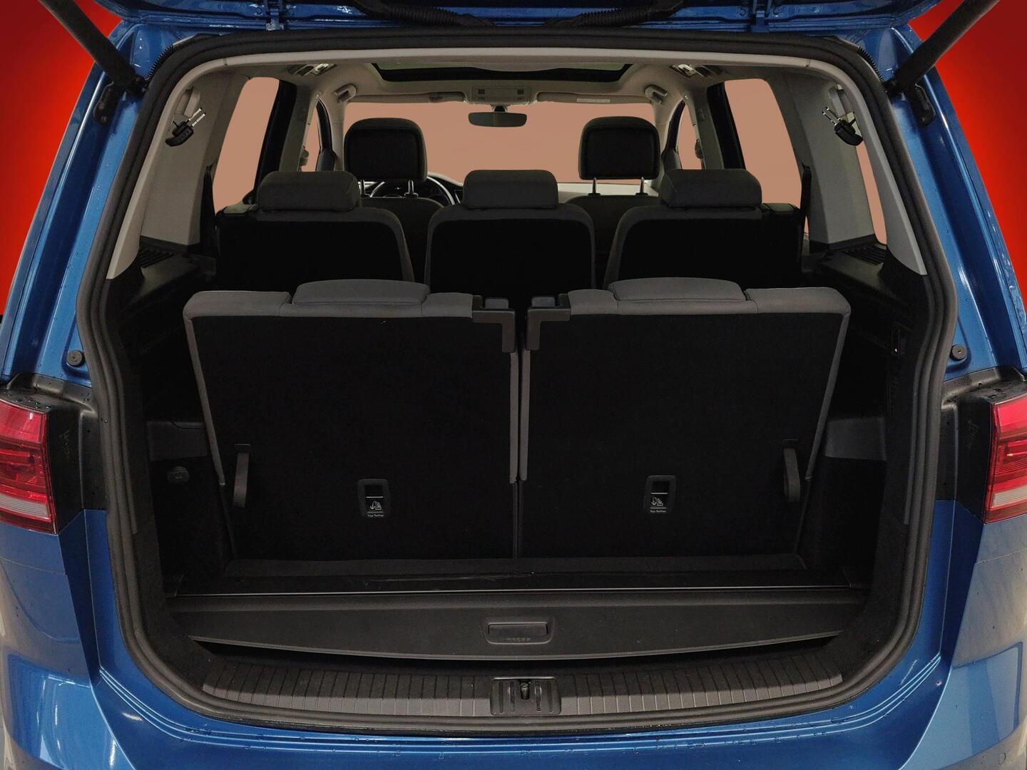 VOLKSWAGEN Touran 2018