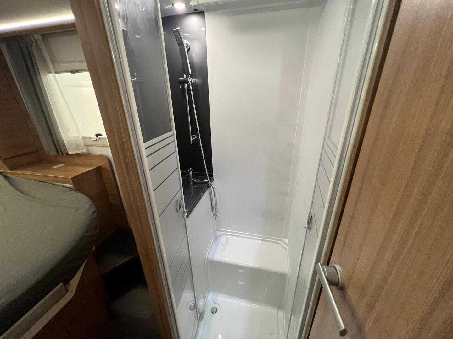 ADRIA MATRIX M 670 SC 2020
