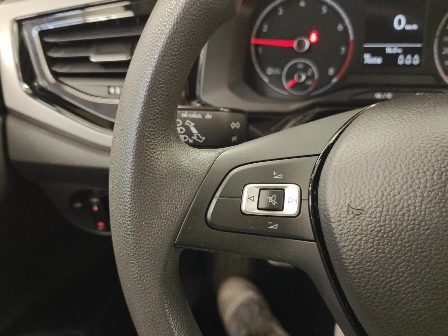 VOLKSWAGEN Polo 2018