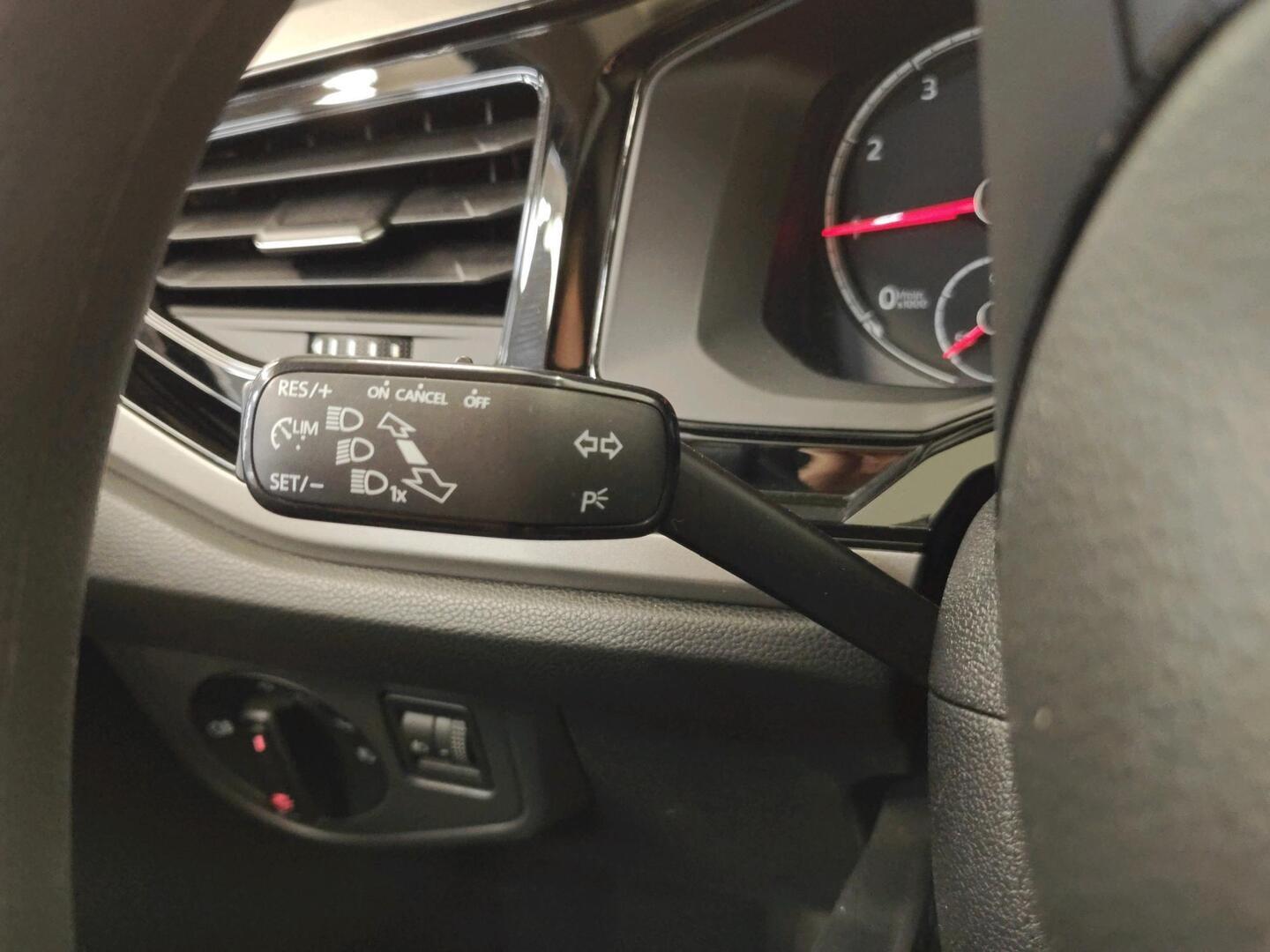 VOLKSWAGEN Polo 2018