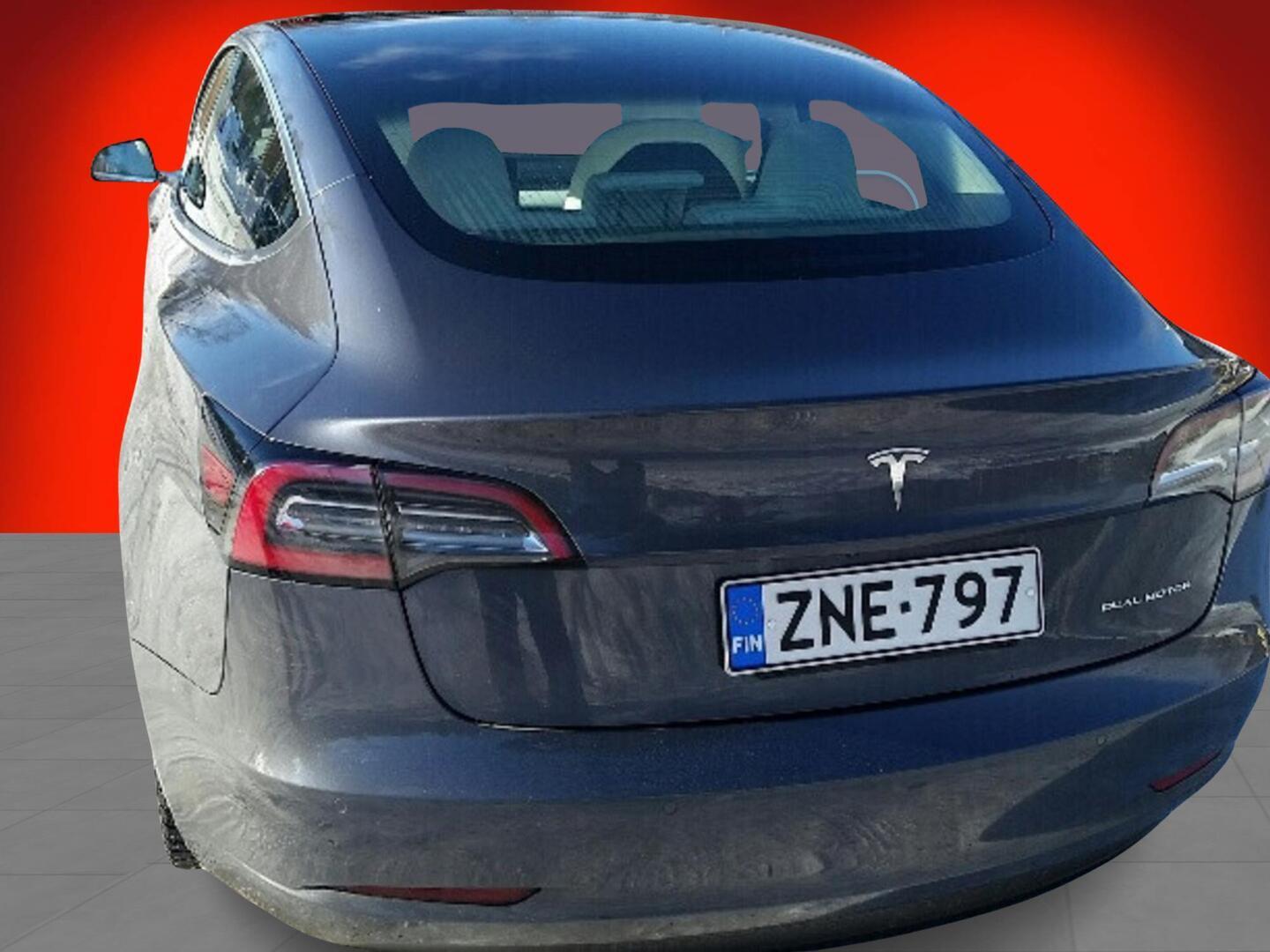 TESLA Model 3 2020