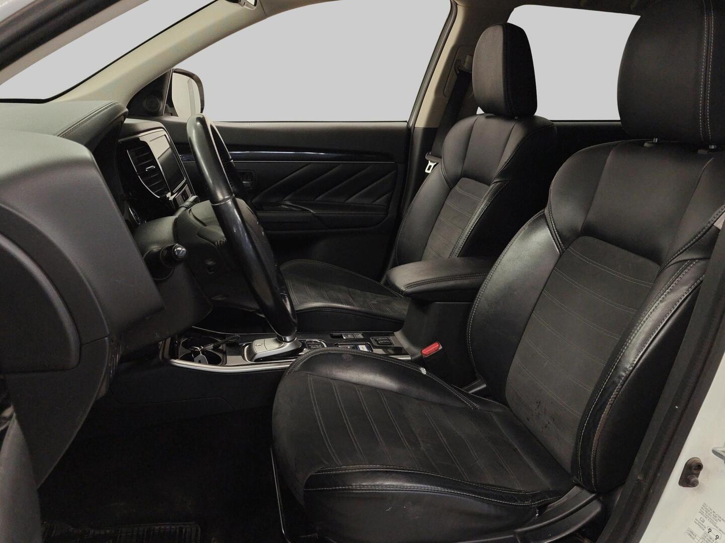 MITSUBISHI Outlander PHEV 2019