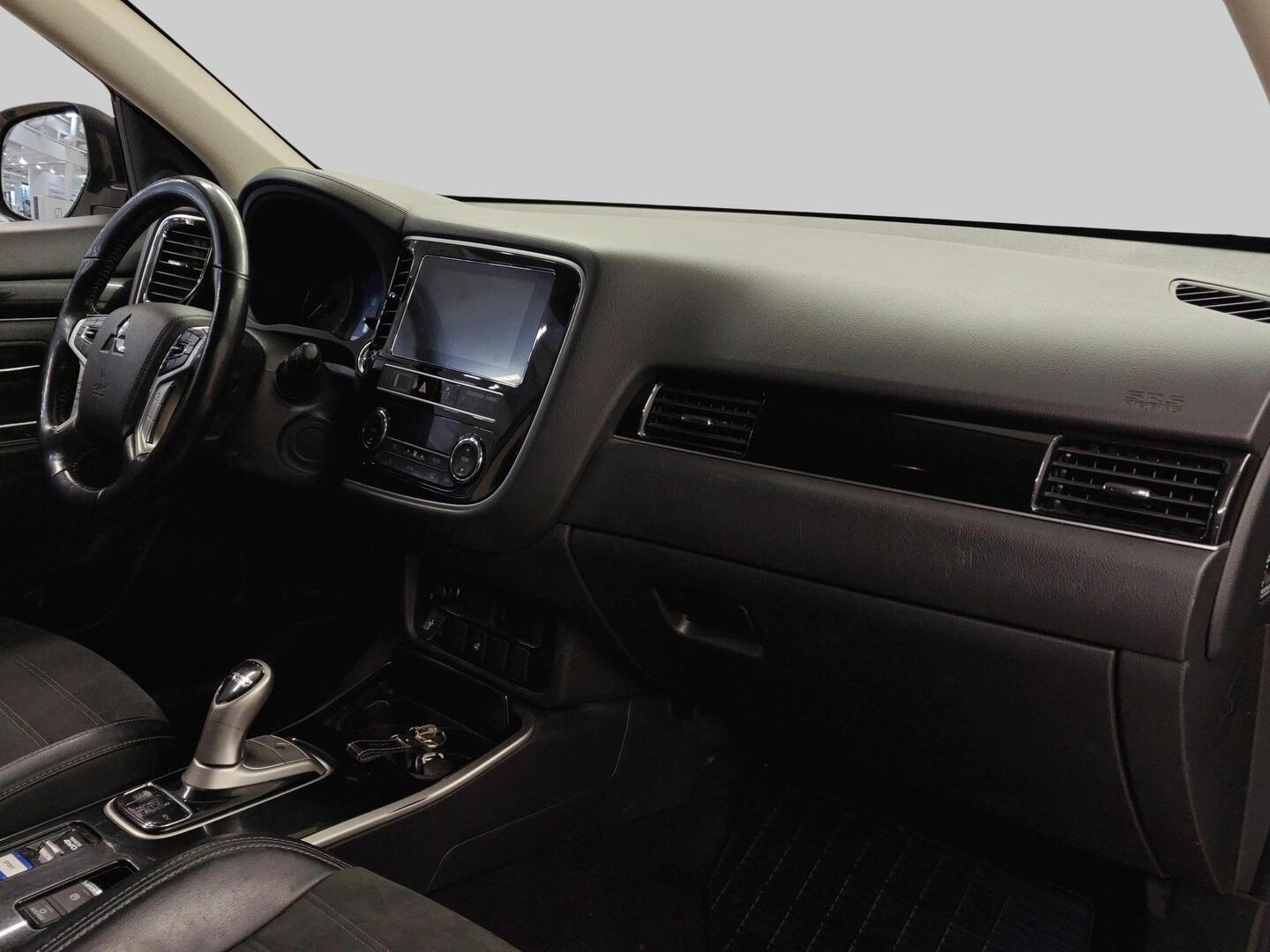 MITSUBISHI Outlander PHEV 2019