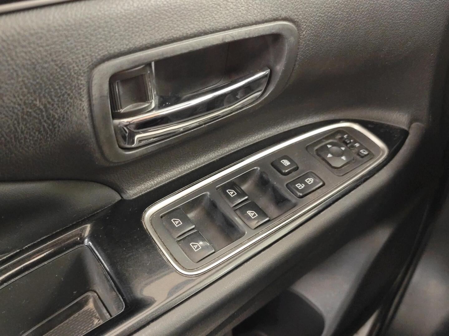 MITSUBISHI Outlander PHEV 2019