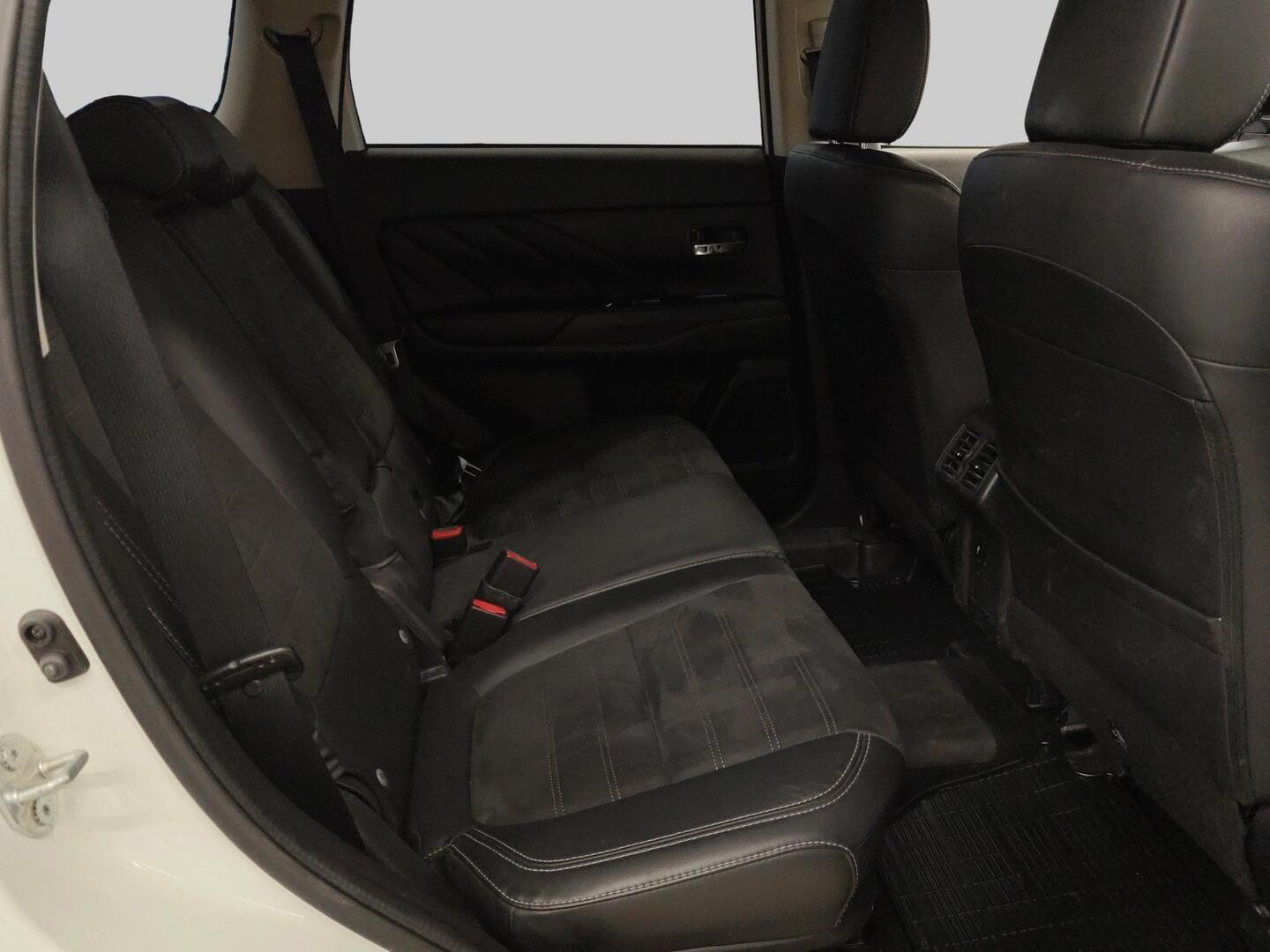 MITSUBISHI Outlander PHEV 2019