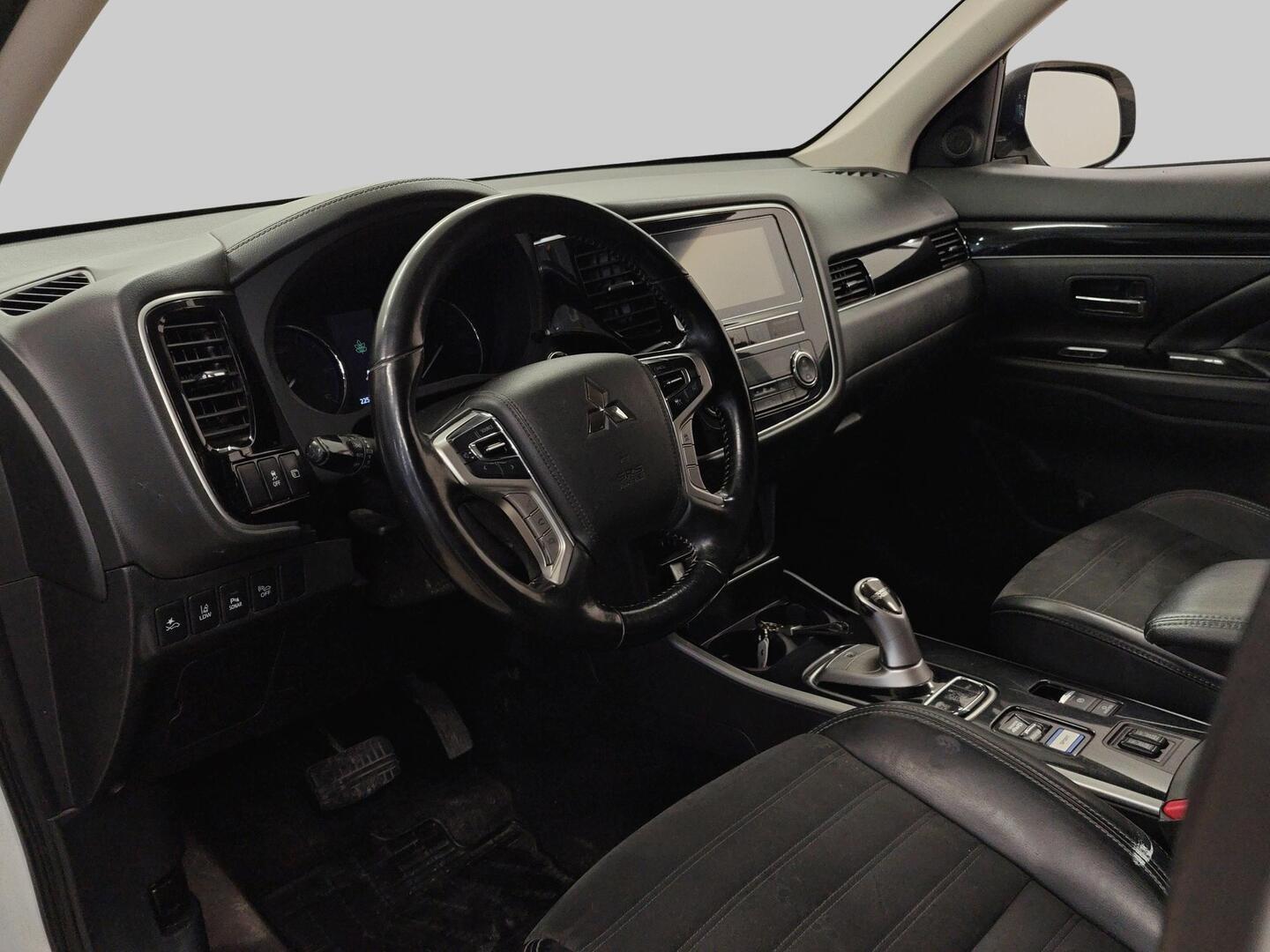 MITSUBISHI Outlander PHEV 2019