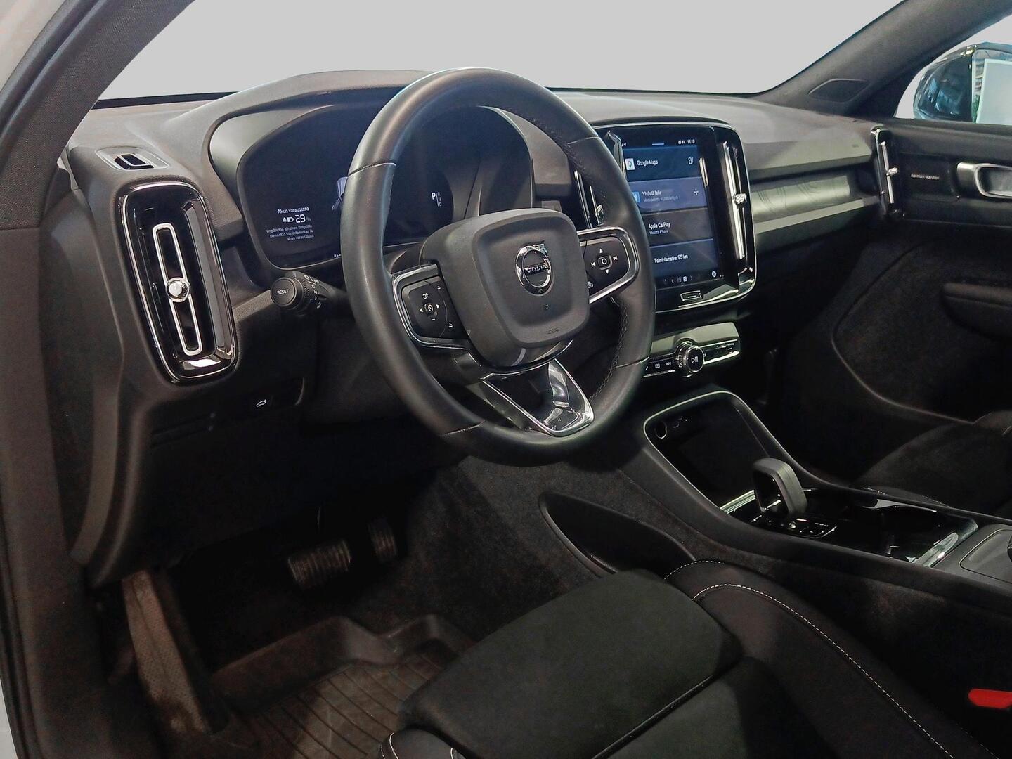 VOLVO C40 2024