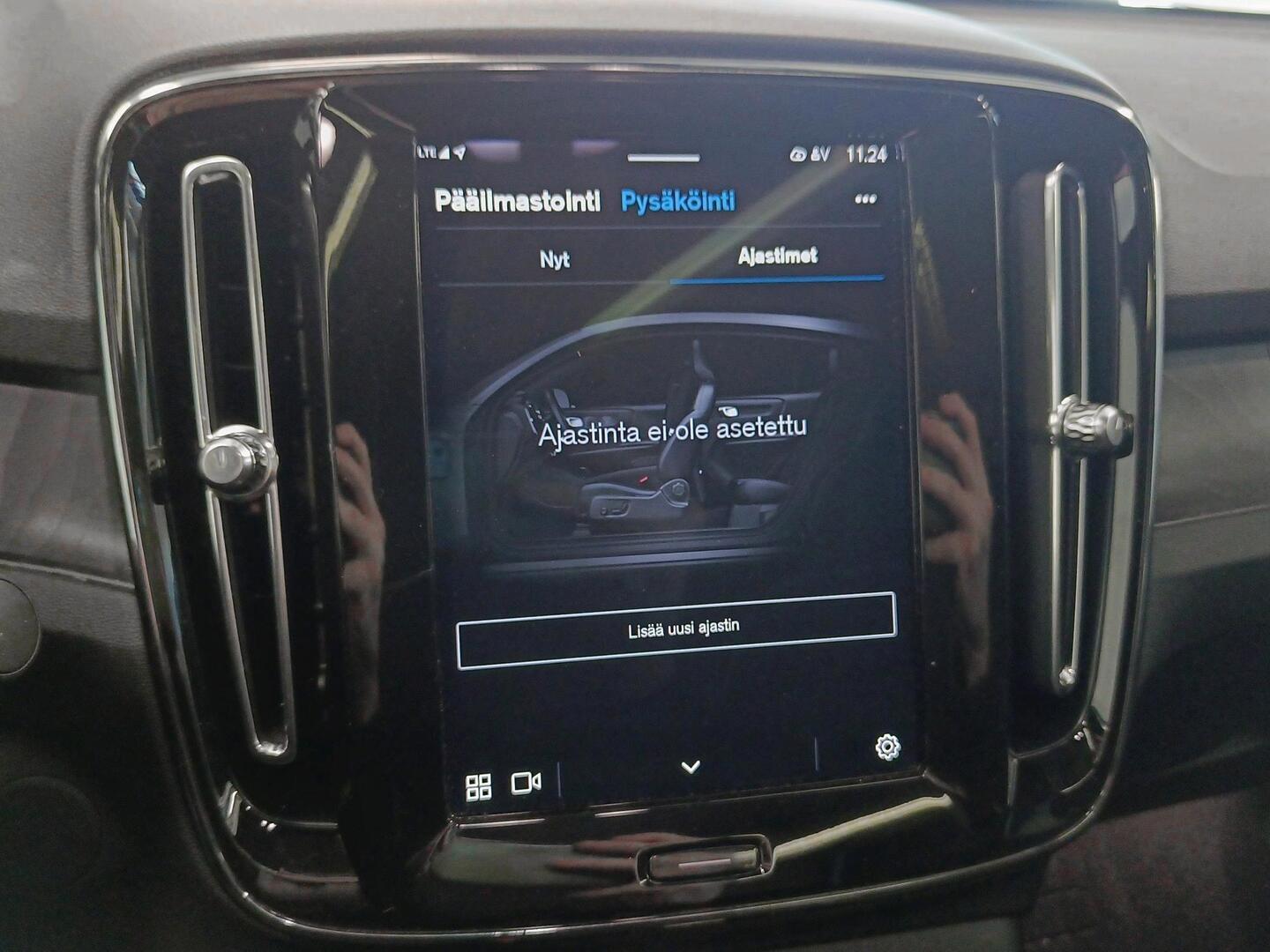 VOLVO C40 2024