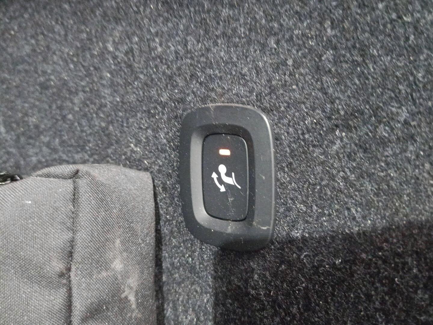 VOLVO C40 2024