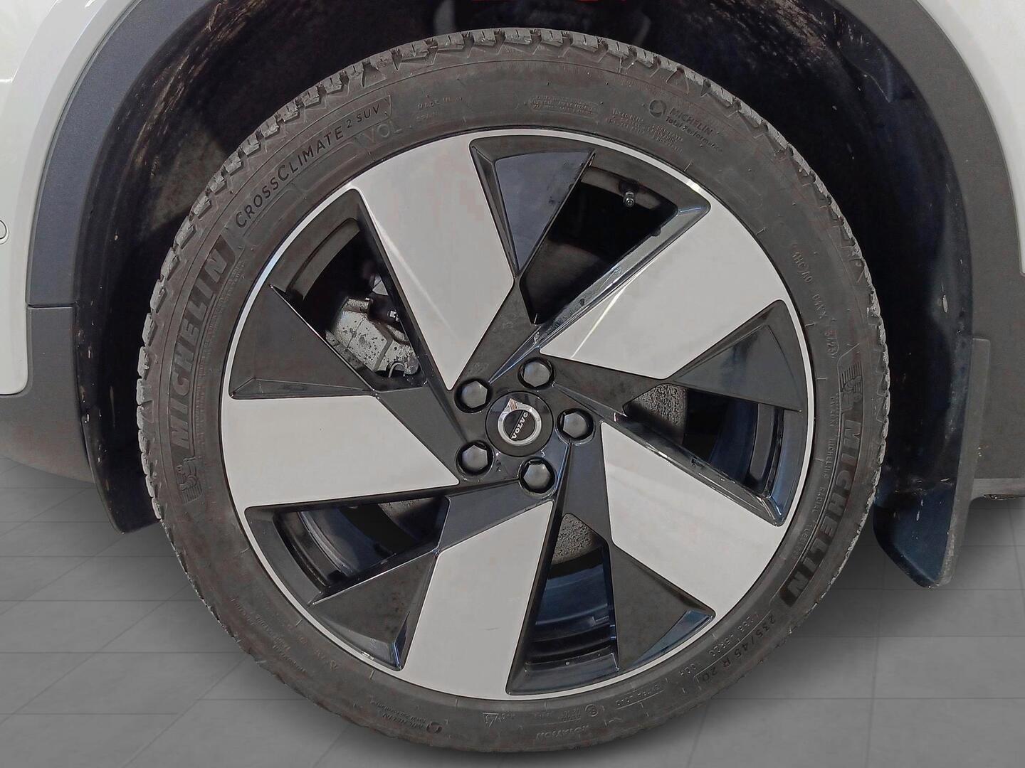 VOLVO C40 2024
