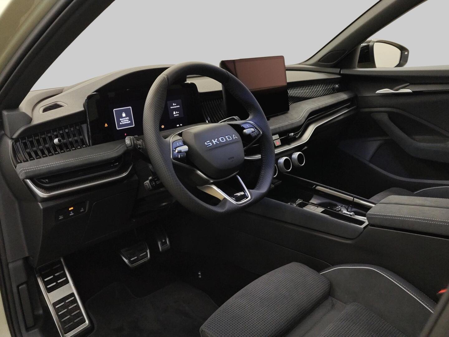 SKODA Superb 2026