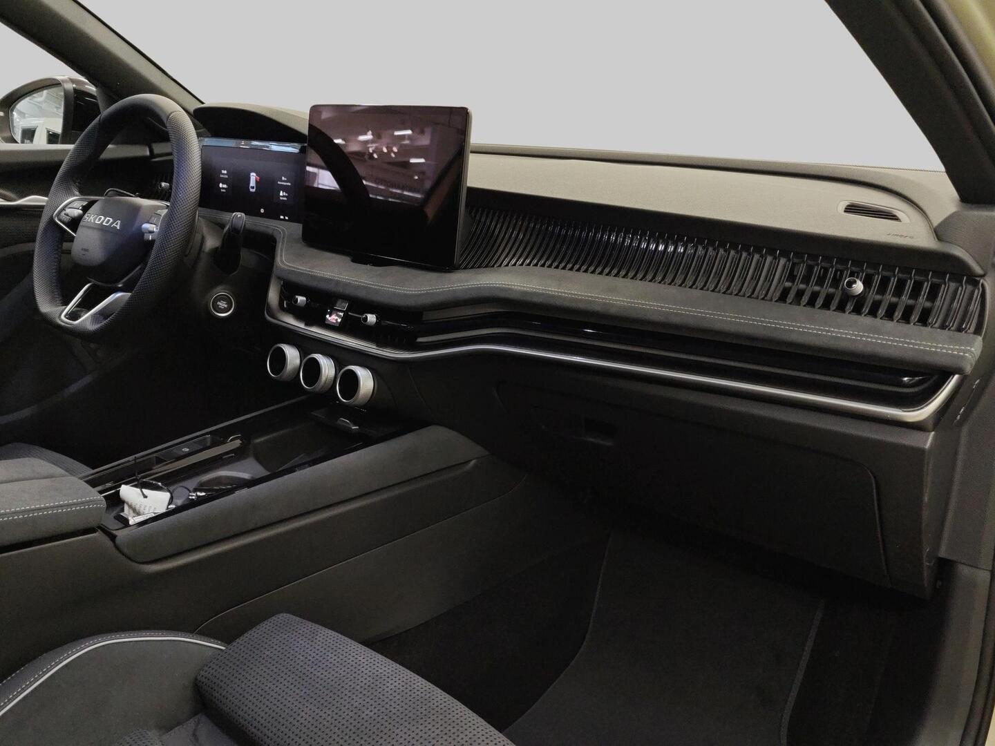 SKODA Superb 2026