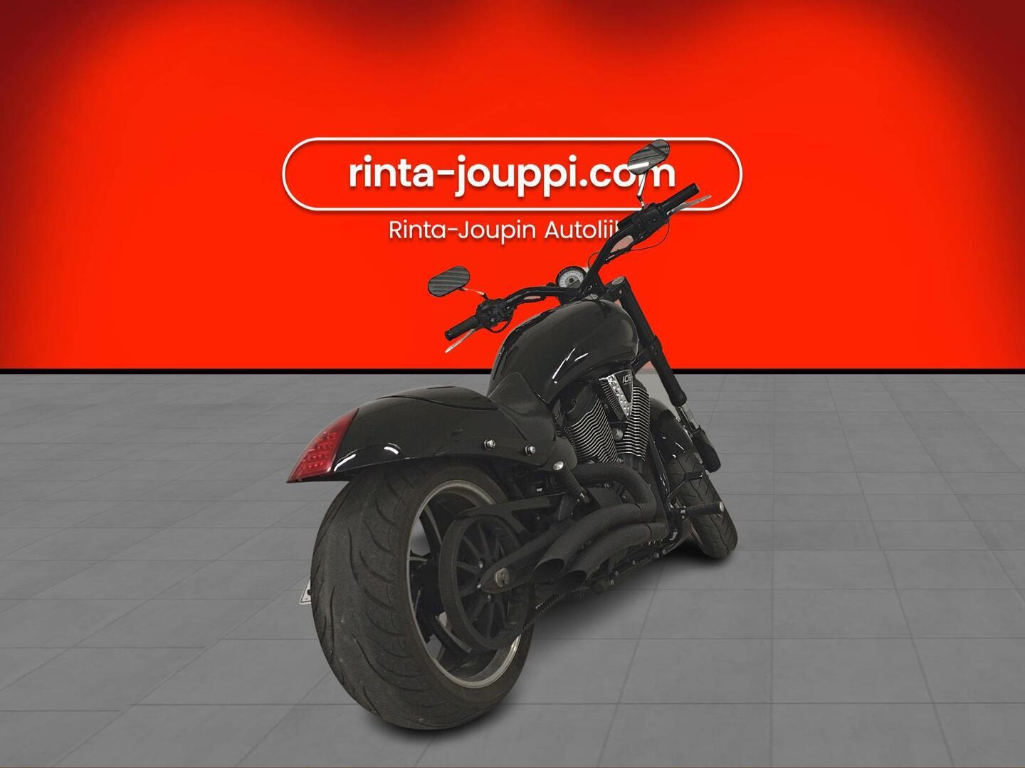 VICTORY HAMMER 8 Ball 2011