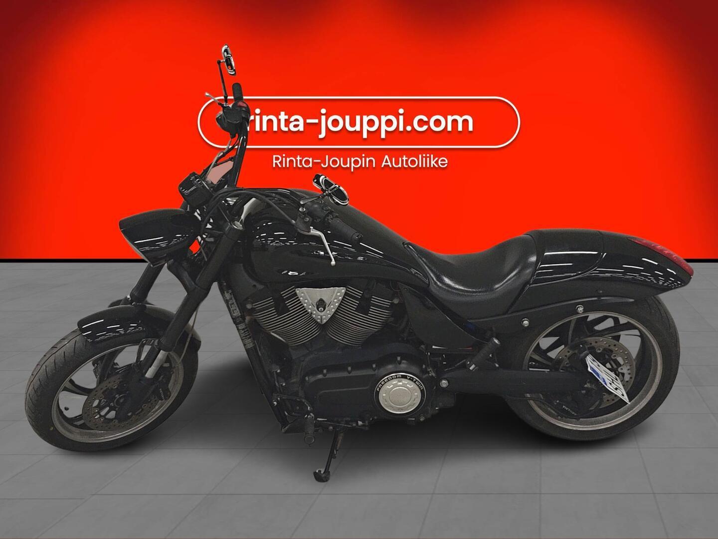 VICTORY HAMMER 8 Ball 2011