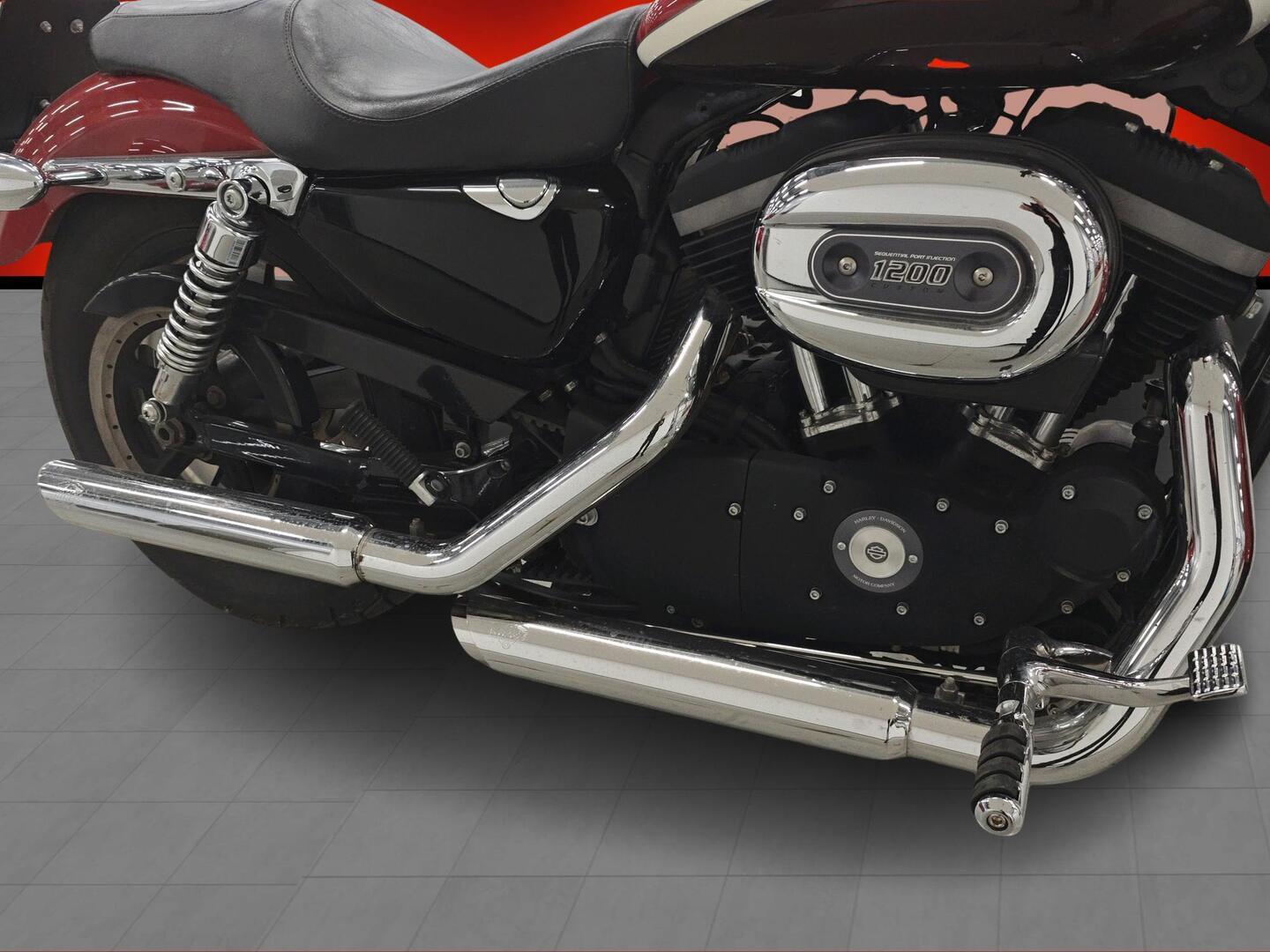HARLEY-DAVIDSON Sportster 2013