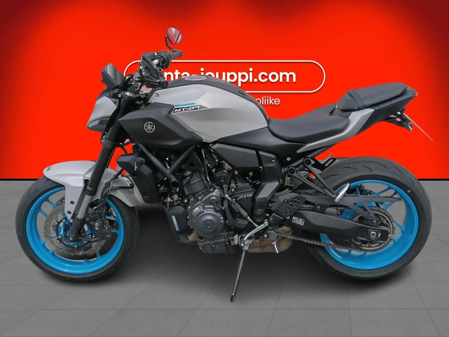 YAMAHA MT-07 2025