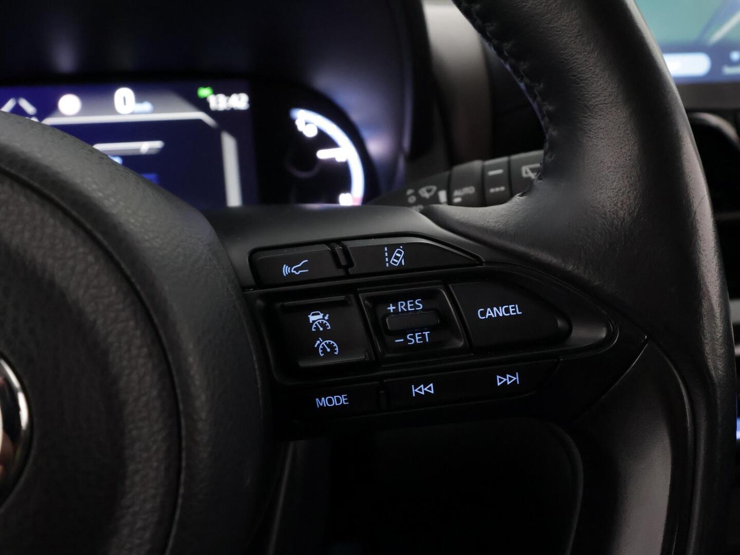 TOYOTA Yaris Cross 2023