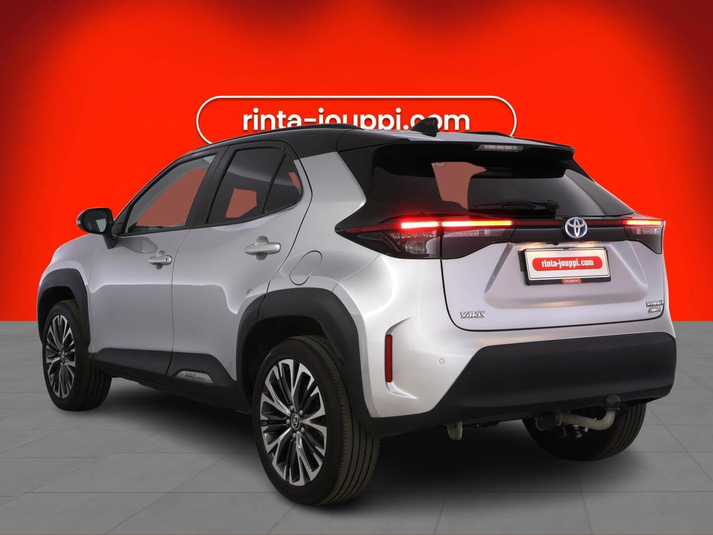 TOYOTA Yaris Cross 2023