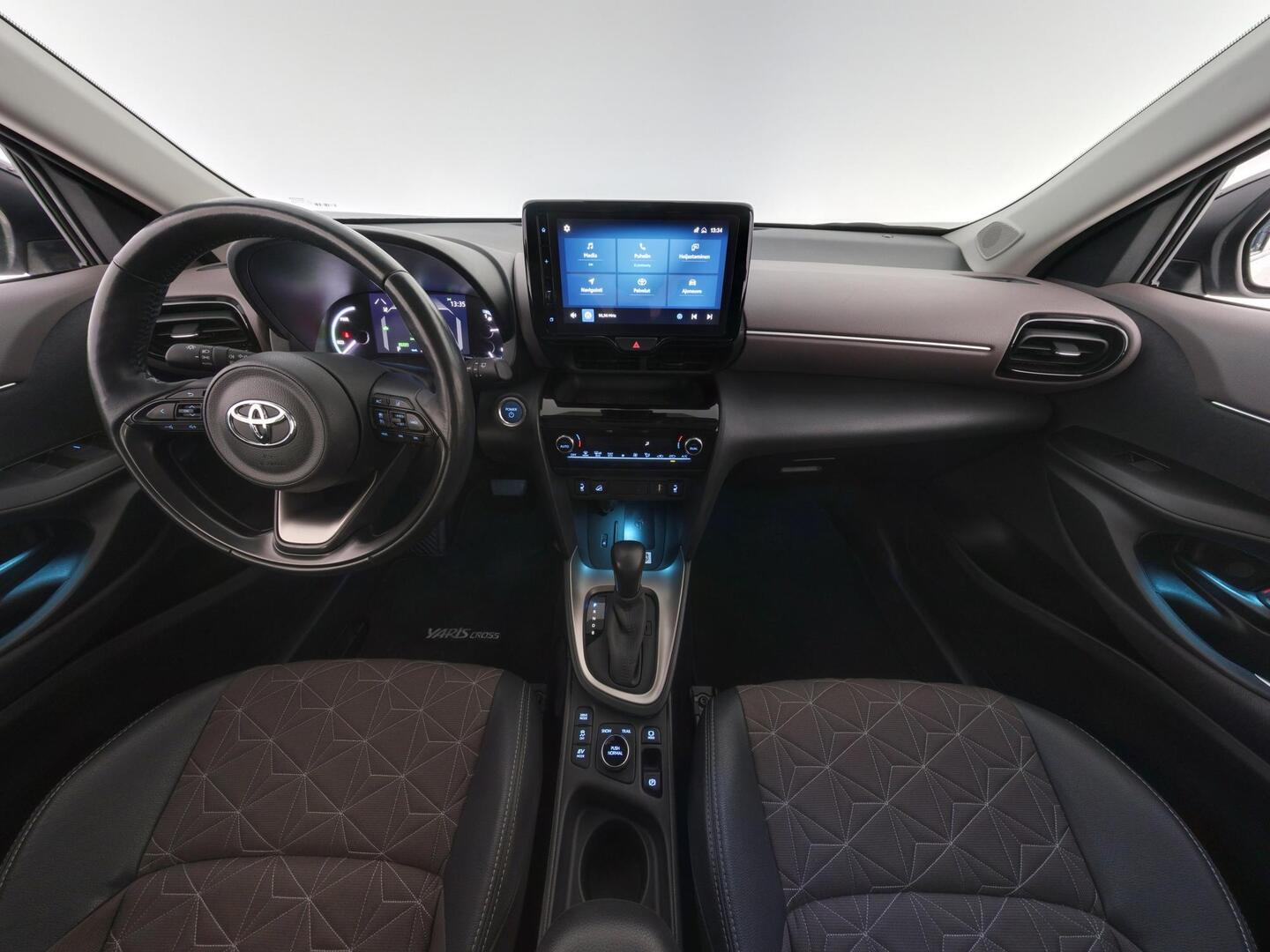 TOYOTA Yaris Cross 2023