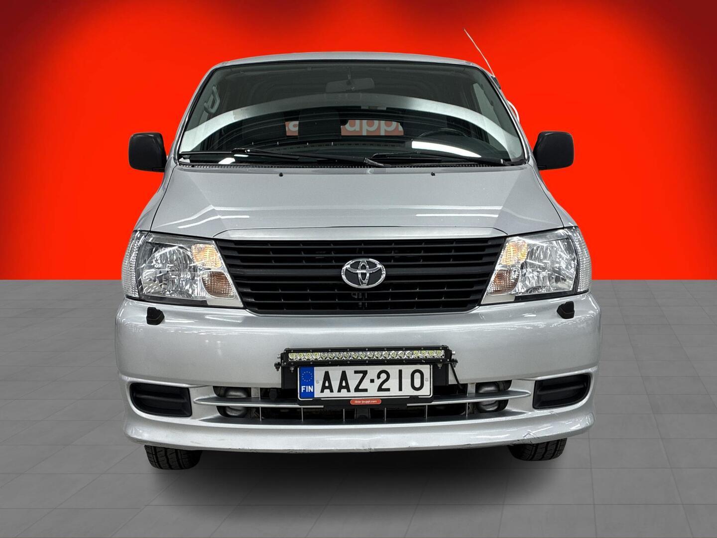 TOYOTA Hiace 2008