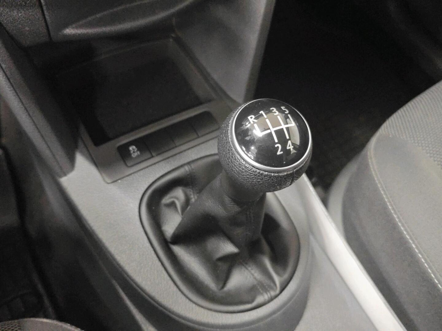 VOLKSWAGEN Caddy 2012