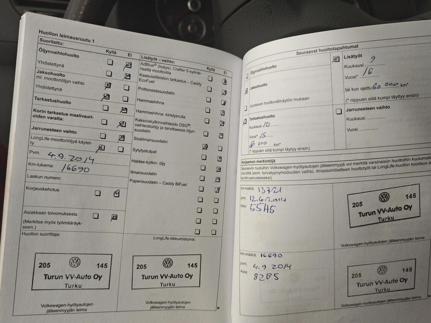 VOLKSWAGEN Caddy 2012