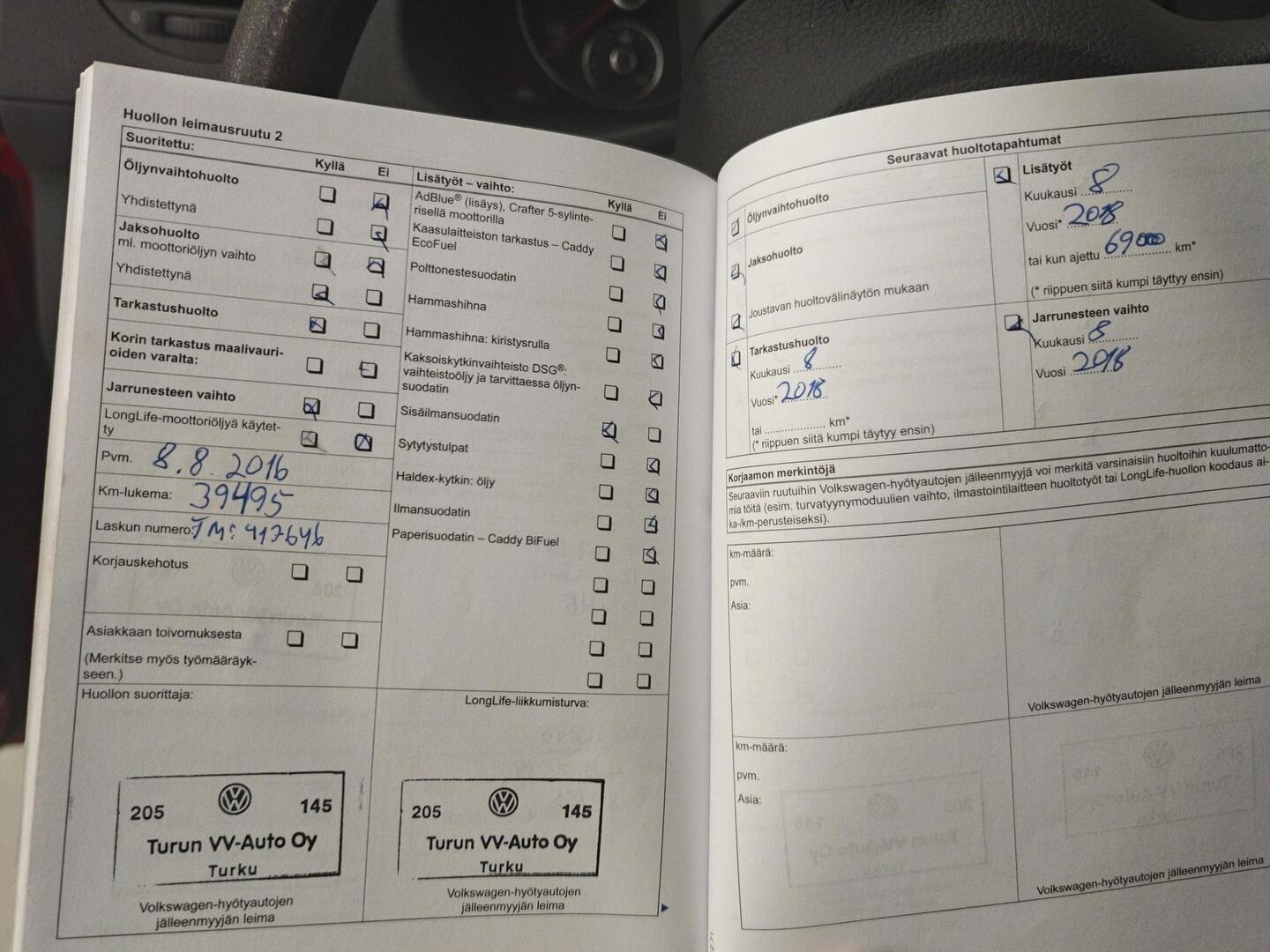 VOLKSWAGEN Caddy 2012