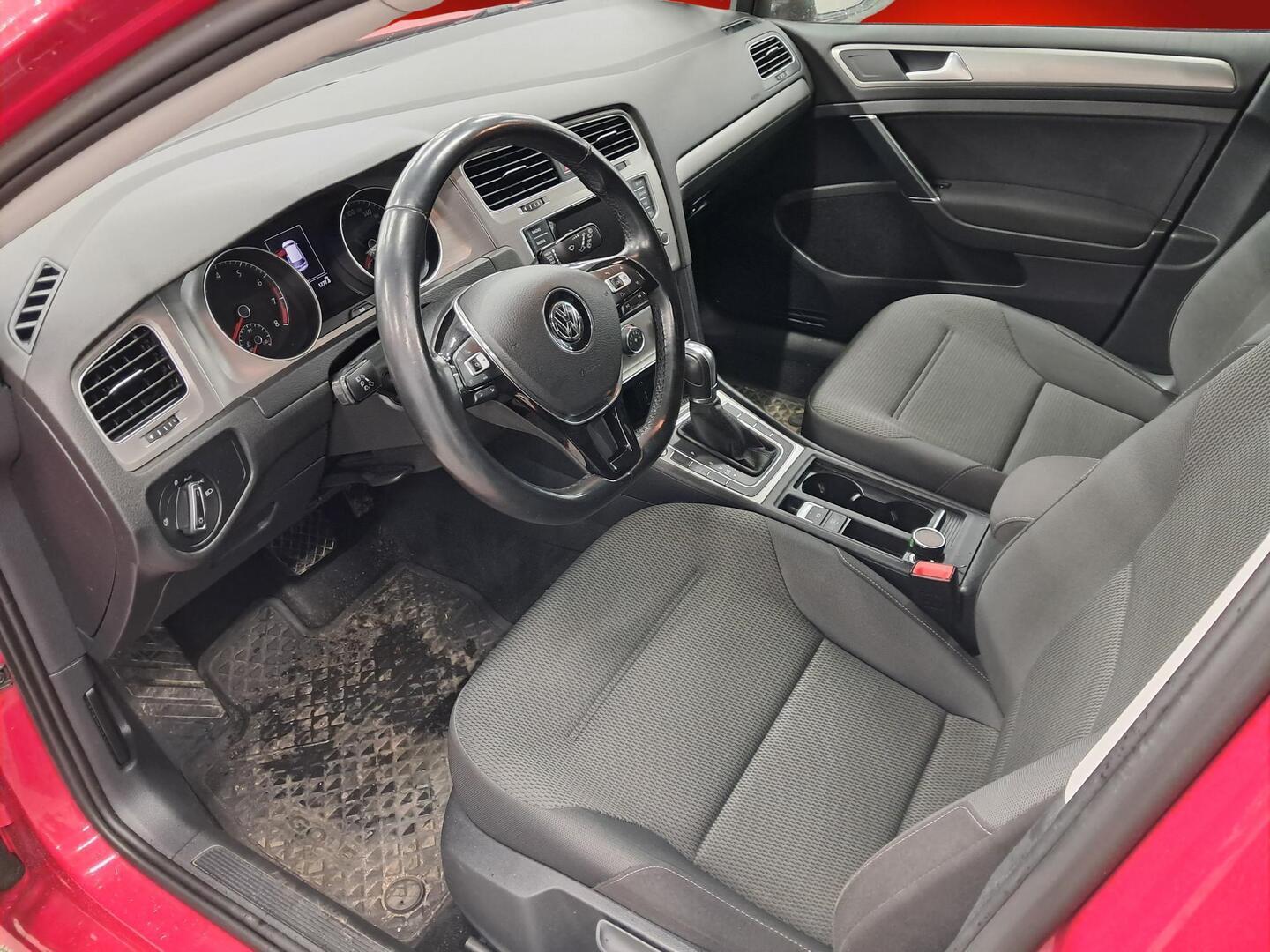 VOLKSWAGEN Golf 2015