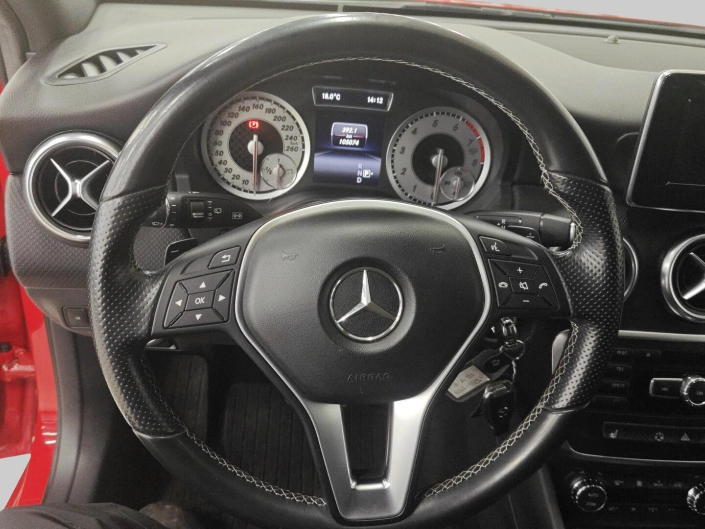 MERCEDES-BENZ A 2015