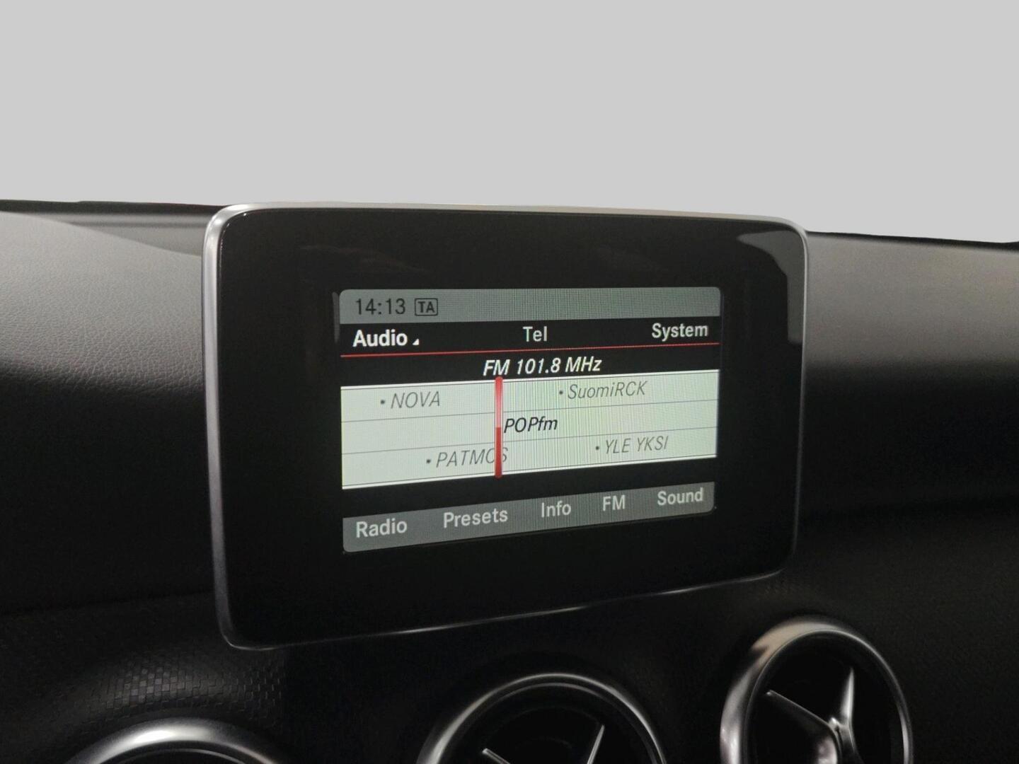 MERCEDES-BENZ A 2015