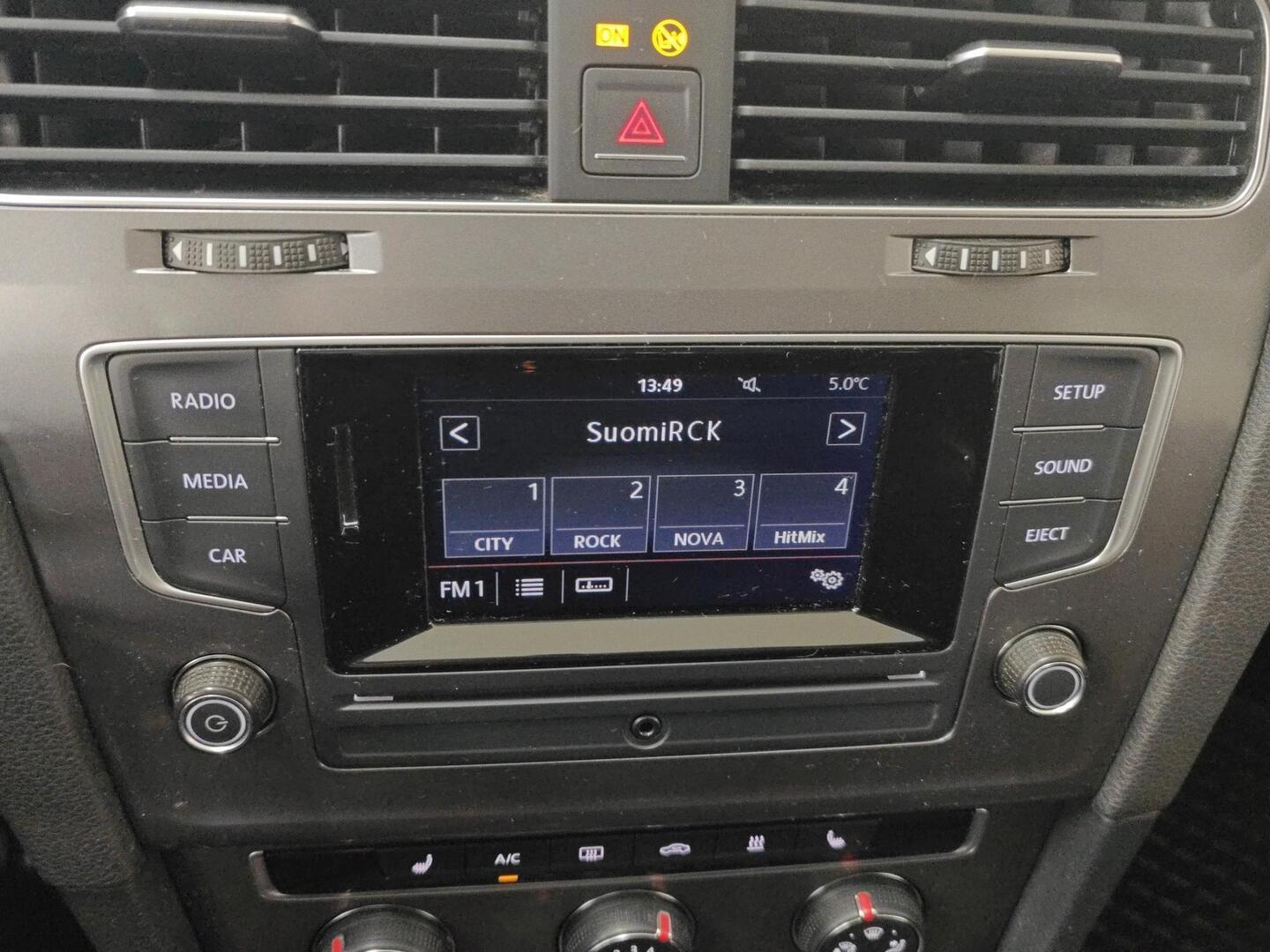 VOLKSWAGEN Golf 2015